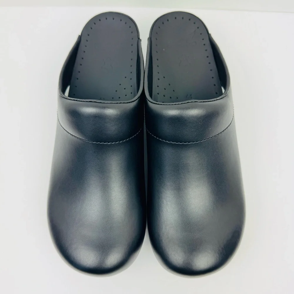 Dansko NWOT Traditional clogs open-back mules. Support and comfort shoe. Size 44